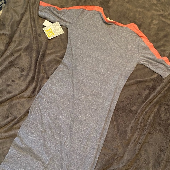 🤍 New With Tags LuLaRoe Julia! 🤍 - Picture 4 of 4